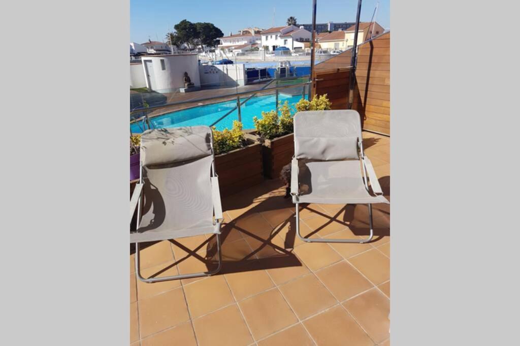 Appart Residence De Standing Calme Avec Piscine Roses Exterior photo